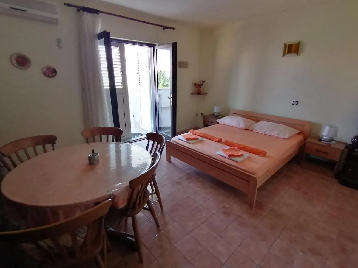 Apartmani Volaric Pag Pag Town